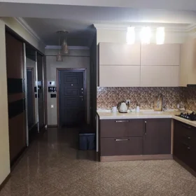 In Baku 70.0 m² apartment is for rent - Image 3