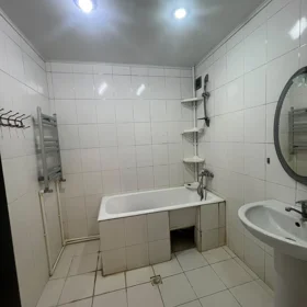 In Baku 130.0 m² apartment is for rent - Image 2