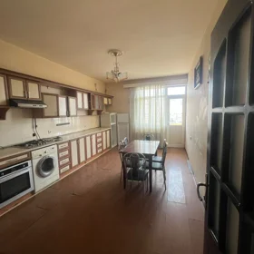 In Baku 130.0 m² apartment is for rent - Image 10