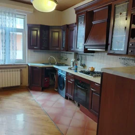 In Baku 135.0 m² apartment is for rent - Image 3