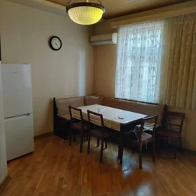 In Baku 135.0 m² apartment is for rent - Image 4