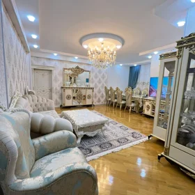 In Baku 160.0 m² apartment is for sale - Image 3