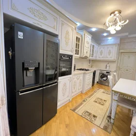 In Baku 160.0 m² apartment is for sale - Image 8
