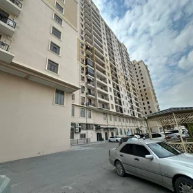 In Baku 137.0 m² apartment is for sale - Image 3