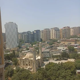 In Baku 173.0 m² apartment is for sale - Image 3