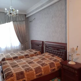 In Baku 140.0 m² apartment is for sale - Image 5
