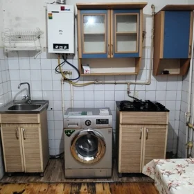 In Baku 90.0 m² apartment is for rent - Image 3