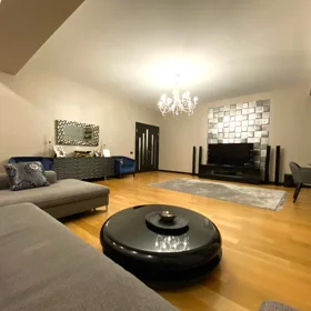 In Baku 147.0 m² apartment is for sale - Image 3