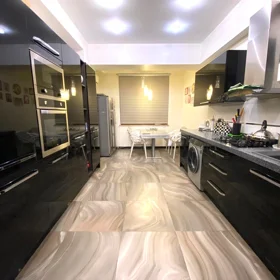 In Baku 147.0 m² apartment is for sale - Image 5