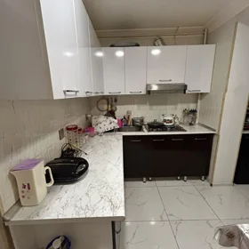 In Baku 105.0 m² apartment is for sale - Image 2