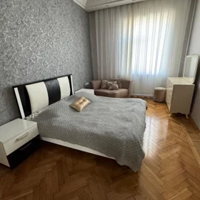 In Baku 70.0 m² apartment is for rent - Image 4