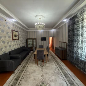 In Baku 120.0 m² house with 3.0 rooms is for rent - Image 2