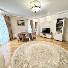 In Baku 155.0 m² apartment is for sale - Image 3