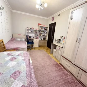 In Baku 155.0 m² apartment is for sale - Image 8