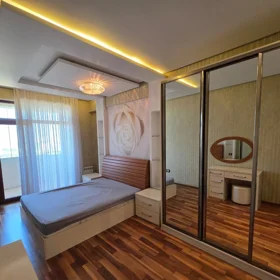 In Baku 140.0 m² apartment is for rent - Image 5