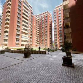 In Baku 390.0 m² apartment is for sale - Image 5
