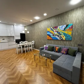 In Baku 110.0 m² apartment is for rent - Image 3