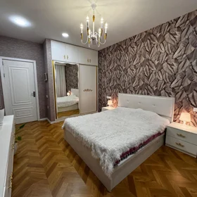 In Baku 110.0 m² apartment is for rent - Image 5