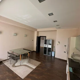 In Baku 200.0 m² apartment is for rent - Image 2