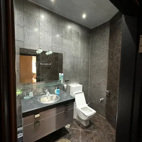 In Baku 200.0 m² apartment is for rent - Image 3