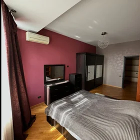 In Baku 200.0 m² apartment is for rent - Image 4