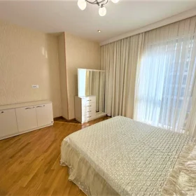 In Baku 140.0 m² apartment is for rent - Image 7