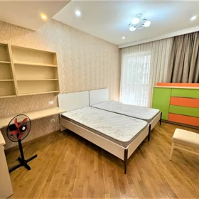 In Baku 140.0 m² apartment is for rent - Image 9