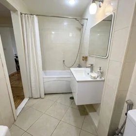 In Baku 85.0 m² apartment is for sale - Image 9