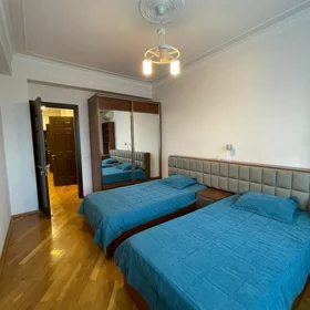 In Baku 130.0 m² apartment is for rent - Image 7