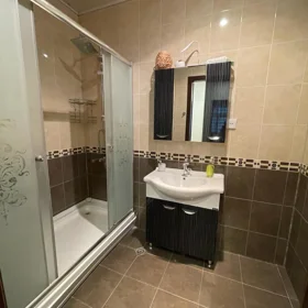 In Baku 130.0 m² apartment is for rent - Image 2