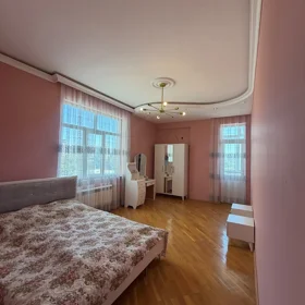 In Baku 135.0 m² apartment is for sale - Image 6