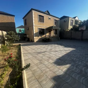 In nan 200.0 m² house with 5.0 rooms is for sale - Image 3