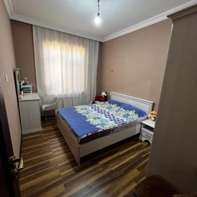 In nan 200.0 m² house with 5.0 rooms is for sale - Image 7