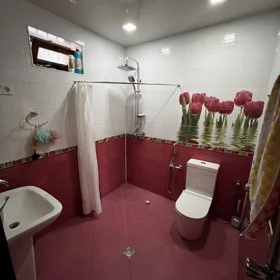 In nan 200.0 m² house with 5.0 rooms is for sale - Image 8