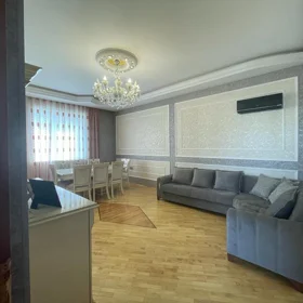 In Baku 240.0 m² house with 6.0 rooms is for sale - Image 4