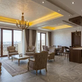 In Baku 193.0 m² apartment is for sale - Image 2