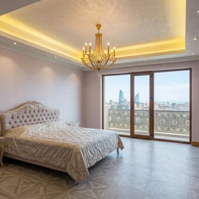 In Baku 193.0 m² apartment is for sale - Image 3
