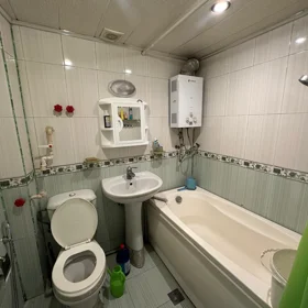 In Baku 75.0 m² apartment is for rent - Image 9