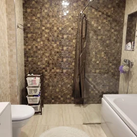 In Baku 212.0 m² apartment is for rent - Image 9