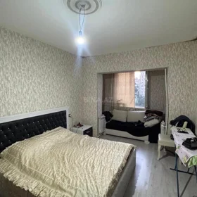 In Baku 65.0 m² apartment is for sale - Image 9