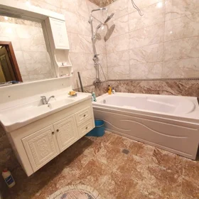 In Baku 170.0 m² apartment is for rent - Image 8