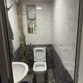 In Baku 65.0 m² apartment is for sale - Image 2