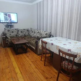 In Baku 65.0 m² apartment is for rent - Image 3