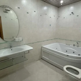 In Baku 150.0 m² apartment is for rent - Image 9