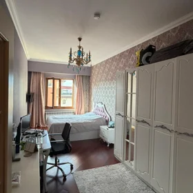 In Baku 155.0 m² apartment is for rent - Image 7