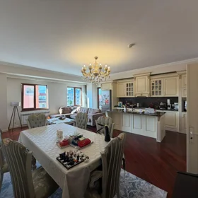 In Baku 155.0 m² apartment is for rent - Image 9