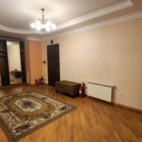 In Baku 212.0 m² apartment is for sale - Image 10
