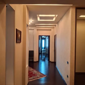In Baku 160.0 m² apartment is for sale - Image 4