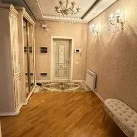 In Baku 134.0 m² apartment is for sale - Image 2