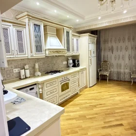 In Baku 134.0 m² apartment is for sale - Image 9